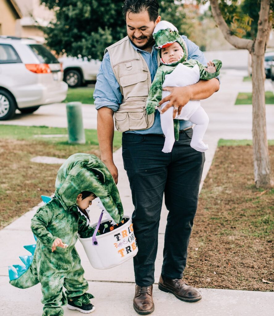 family halloween costumes with baby