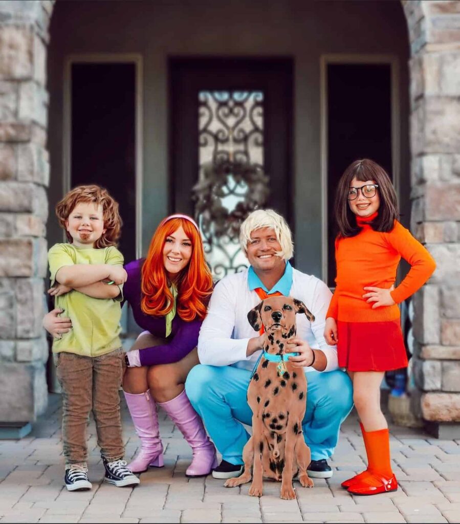 family halloween costumes with dog